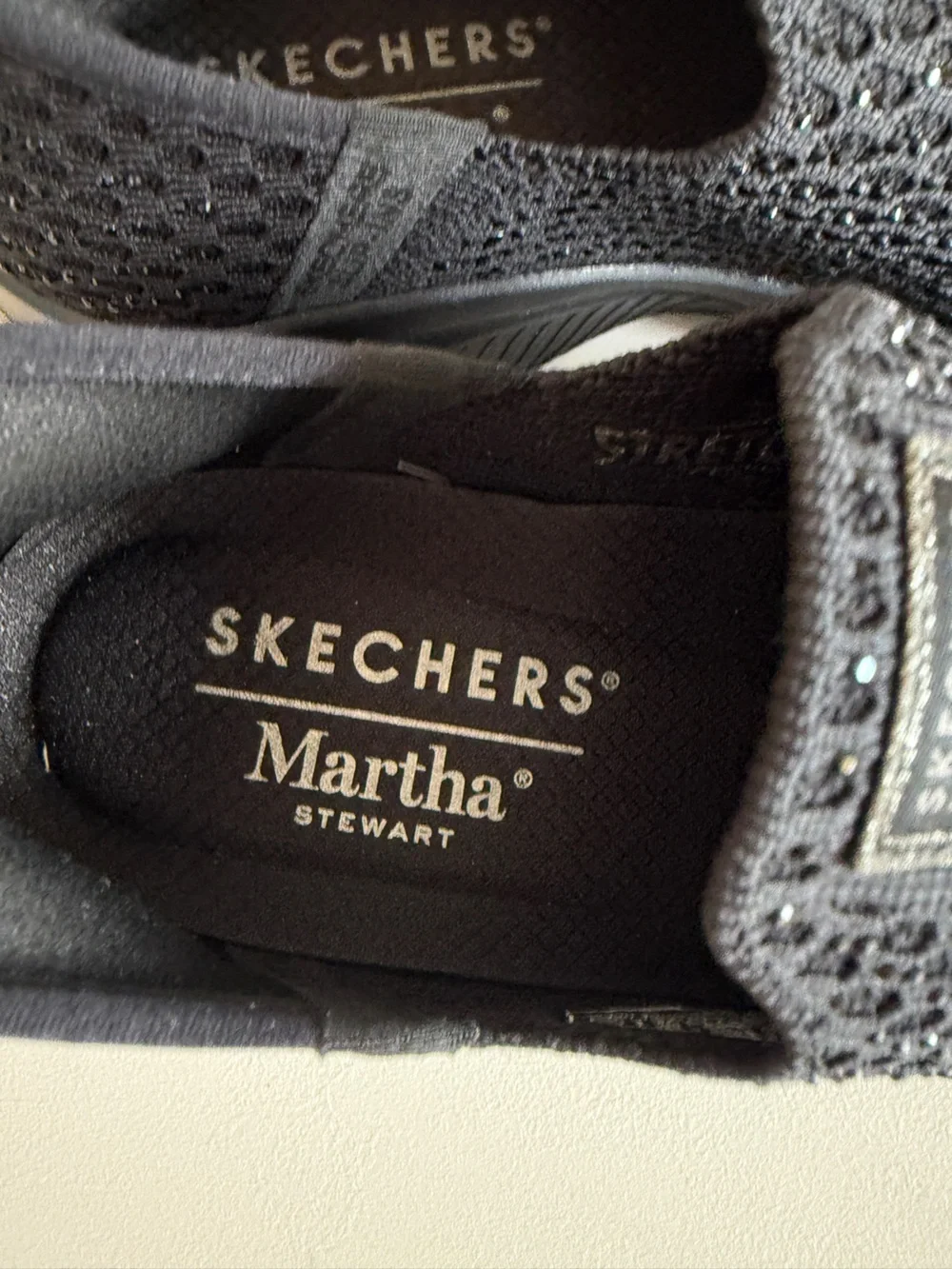 Skechers new without